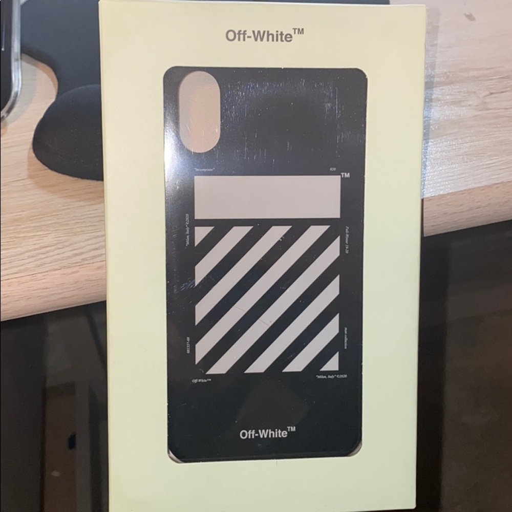 Off-White c/o Virgil Abloh